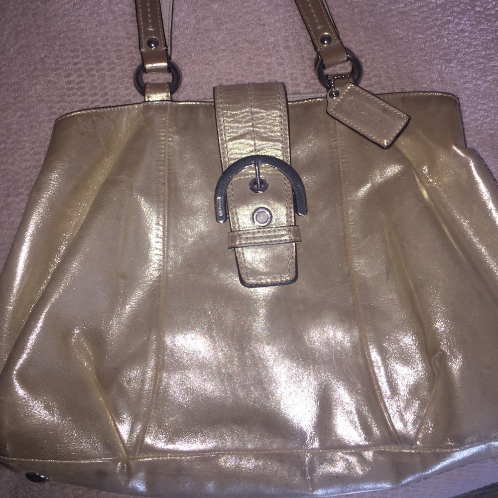 COACH GOLD PURSE